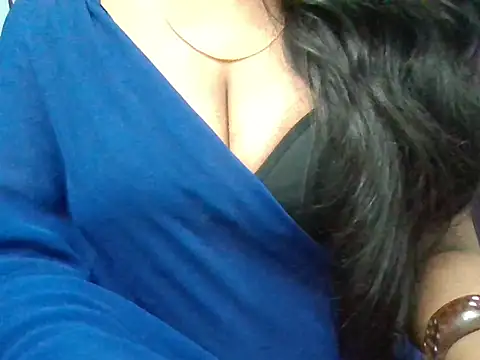 Roopshikha39 online show from October 10, 2025, 7:15 pm