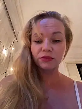 Lady  Maria online show from October 12, 2025, 4:30 pm