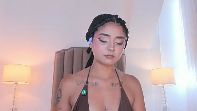 Emma Torres   online show from June 3, 2026, 2:33 pm