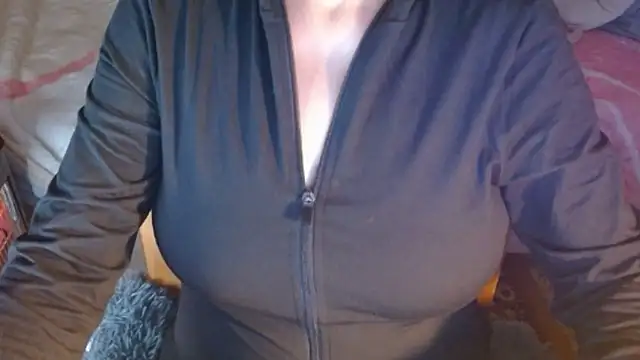 Snapshot of MysteryLadyxXx chatting on February 6, 2026, 2:02 pm MysteryLadyxXx online show from February 6, 2026, 2:02 pm