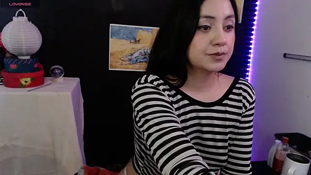 AbsentaVert online show from November 7, 2025, 5:06 pm