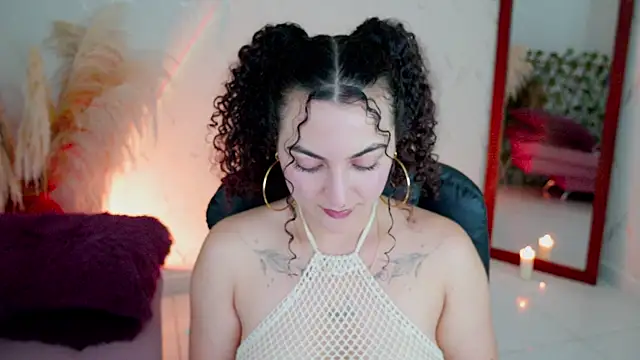 Snapshot of merida_bell18 chatting on April 29, 2026, 8:15 pm merida bell18 online show from April 29, 2026, 8:15 pm