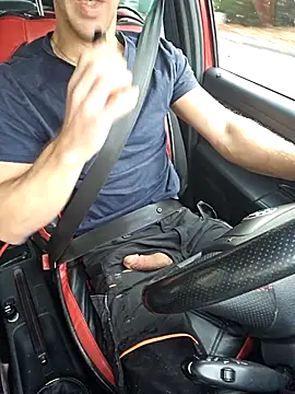 Xcoquinx online show from November 1, 2025, 7:35 am