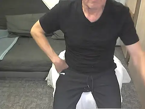 kiam471 online show from November 11, 2025, 10:26 pm