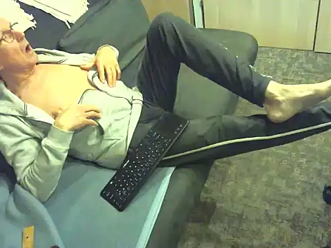 Snapshot of kiam471 chatting on February 25, 2026, 6:41 pm kiam471 online show from February 25, 2026, 6:41 pm