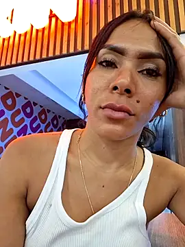 Doll Loren online show from January 6, 2026, 6:50 am