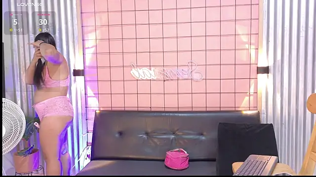 mensia hernandz online show from November 5, 2025, 1:36 pm