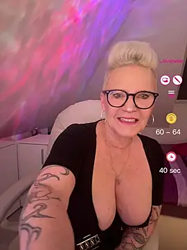 German Milf online show from May 21, 2026, 1:19 pm