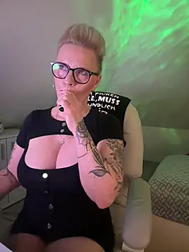 German Milf online show from February 9, 2026, 1:42 pm