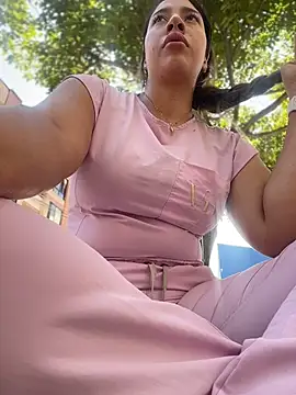 Snapshot of daniela_henao chatting on May 22, 2026, 2:59 pm daniela henao online show from May 22, 2026, 2:59 pm