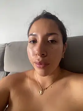 Snapshot of daniela_henao chatting on May 26, 2026, 9:46 pm daniela henao online show from May 26, 2026, 9:46 pm
