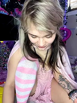 Cutiepiespanks online show from December 16, 2025, 9:08 pm