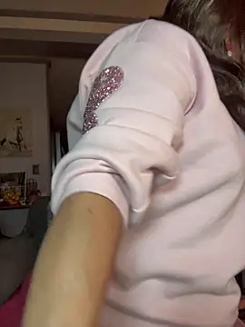 Snapshot of cowgirlc chatting on February 4, 2026, 3:34 am cowgirlc online show from February 4, 2026, 3:34 am