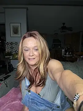 Snapshot of cowgirlc chatting on March 26, 2026, 2:32 am cowgirlc online show from March 26, 2026, 2:32 am