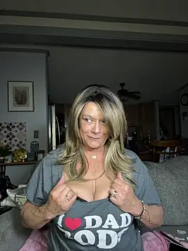 Snapshot of cowgirlc chatting on March 25, 2026, 2:33 am cowgirlc online show from March 25, 2026, 2:33 am