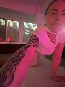 EmaSalis online show from February 19, 2026, 7:49 am