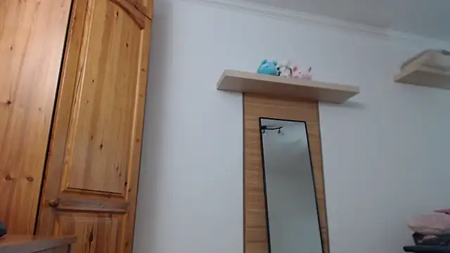 Lisakisss online show from April 2, 2026, 6:53 am