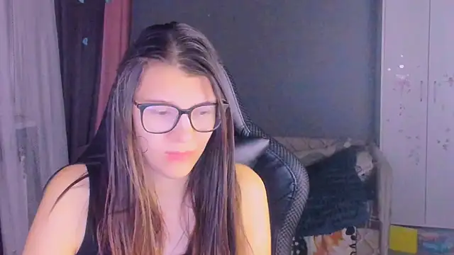 MollyLollipop online show from March 12, 2026, 6:01 pm