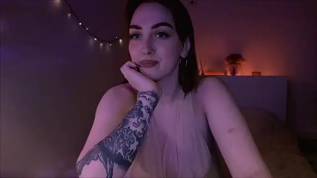 Snapshot of LilyFarey chatting on March 3, 2025, 8:00 pm LilyFarey online show from March 3, 2025, 8:00 pm