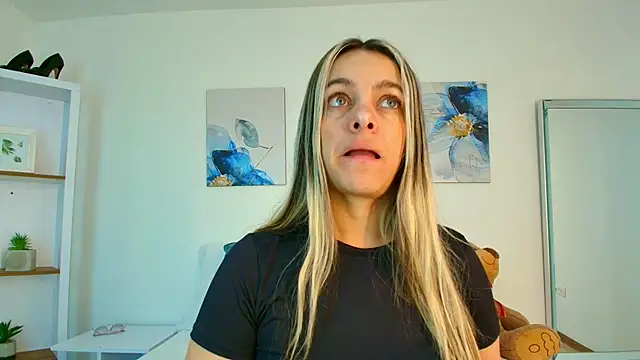 Snapshot of Isabella_Harley chatting on February 28, 2026, 1:22 pm Isabella Harley online show from February 28, 2026, 1:22 pm