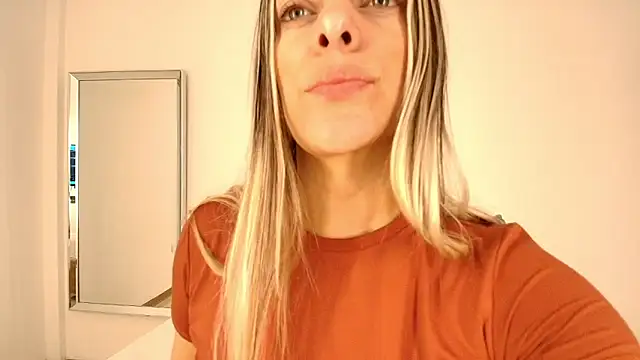 Snapshot of Isabella_Harley chatting on February 12, 2026, 1:22 pm Isabella Harley online show from February 12, 2026, 1:22 pm