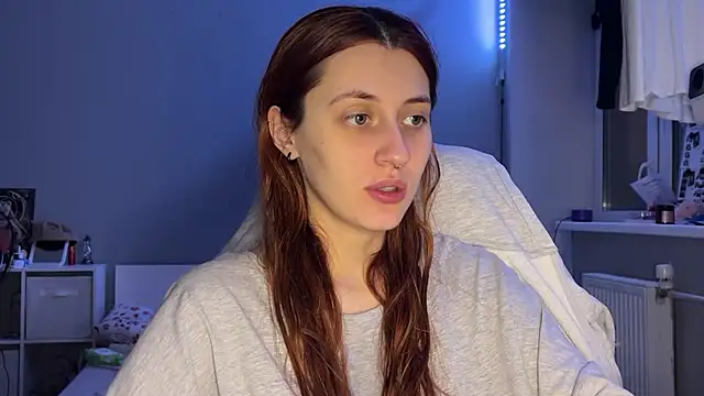 Uniarten online show from October 28, 2025, 6:18 pm