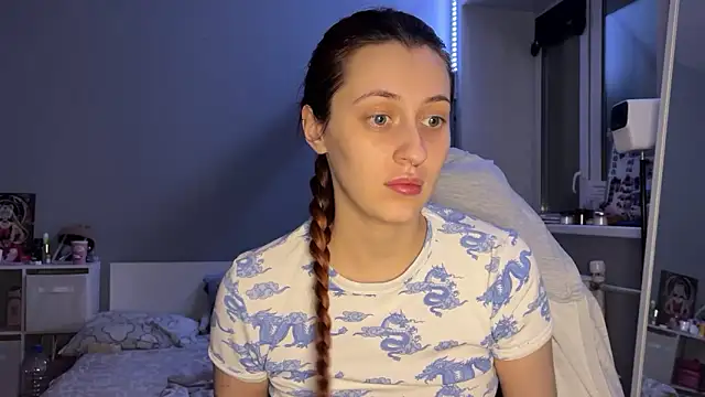 Uniarten online show from December 13, 2025, 8:04 pm