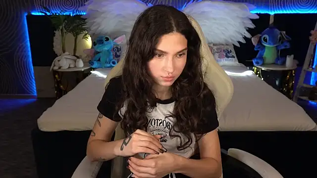 BabyFlowerr online show from October 17, 2025, 7:04 pm