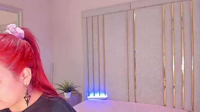 Snapshot of Saekohofman chatting on February 18, 2026, 4:21 am Saekohofman online show from February 18, 2026, 4:21 am