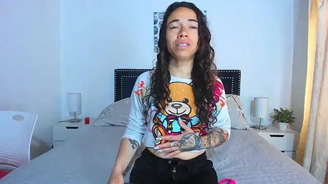 Snapshot of ZulyMichels chatting on September 19, 2025, 12:42 pm ZulyMichels online show from September 19, 2025, 12:42 pm