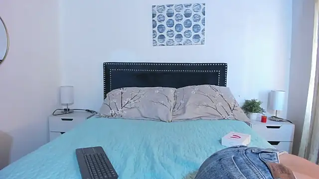 Snapshot of ZulyMichels chatting on December 18, 2025, 12:42 pm ZulyMichels online show from December 18, 2025, 12:42 pm