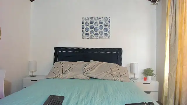 Snapshot of ZulyMichels chatting on December 22, 2025, 12:38 pm ZulyMichels online show from December 22, 2025, 12:38 pm