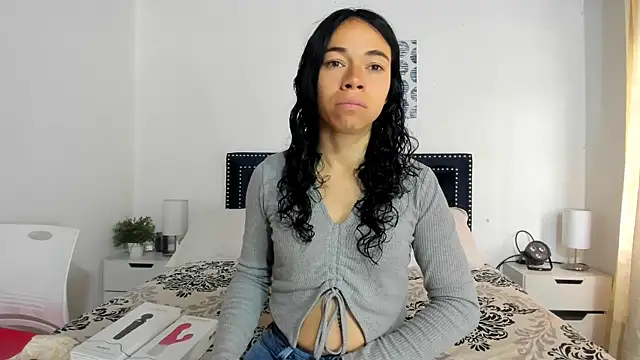 Snapshot of ZulyMichels chatting on March 20, 2025, 12:43 pm ZulyMichels online show from March 20, 2025, 12:43 pm