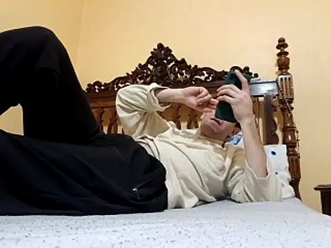 White rabbit  online show from December 20, 2025, 12:13 am