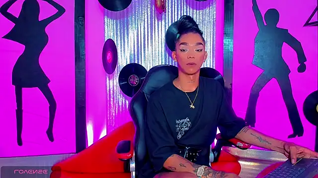 nickyminach  online show from March 24, 2026, 6:13 am