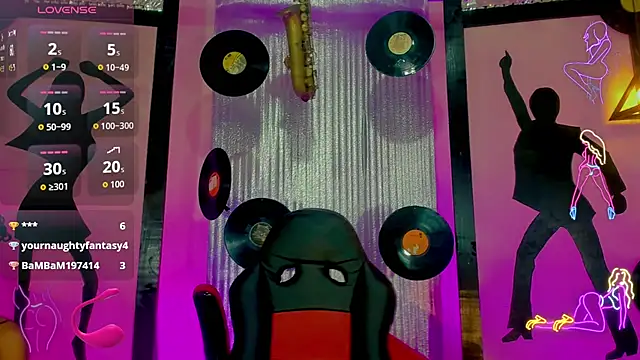 nickyminach  online show from October 25, 2025, 7:25 pm