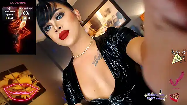 Snapshot of MarryQueen22 chatting on November 6, 2025, 12:47 am MarryQueen22 online show from November 6, 2025, 12:47 am