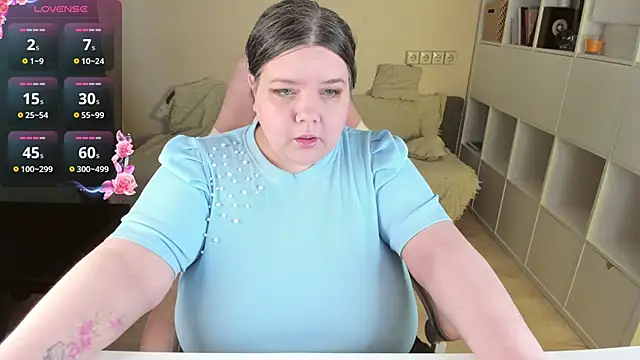 PlumPie online show from April 22, 2026, 4:14 pm