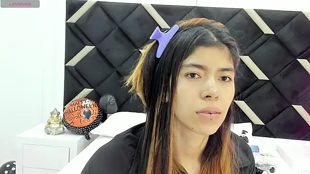 Girl Cherry online show from October 16, 2025, 11:29 am
