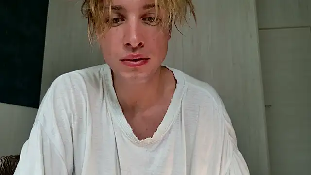 Snapshot of Cryptikov chatting on July 3, 2026, 1:45 am Cryptikov online show from July 3, 2026, 1:45 am