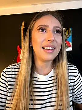 Eva Ryen online show from September 17, 2025, 4:20 pm