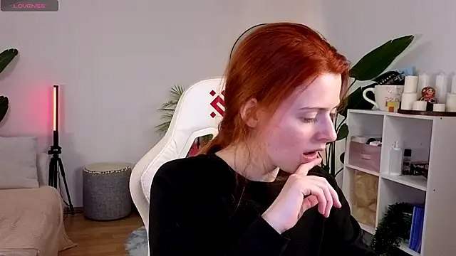 doll lesli online show from November 6, 2025, 8:29 am