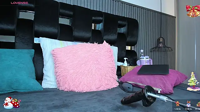 levana1 online show from December 15, 2025, 10:37 pm