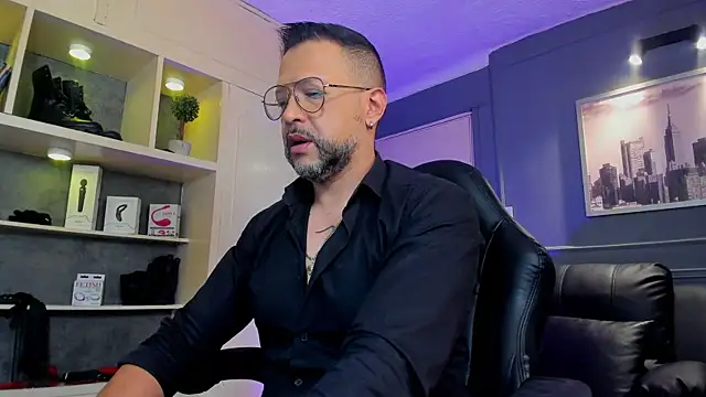 MrFrank tattoo online show from November 12, 2025, 12:42 pm