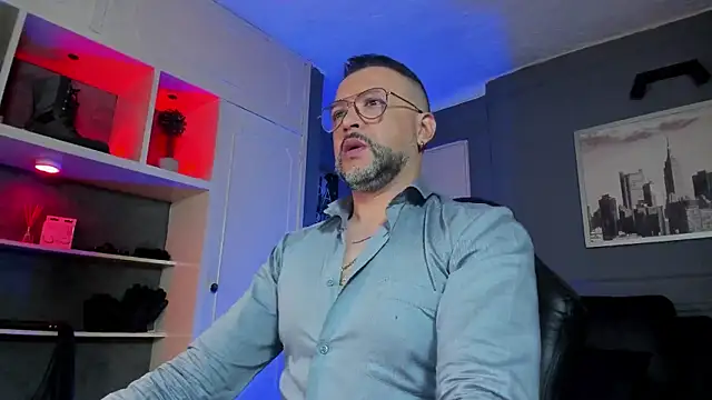 MrFrank tattoo online show from February 25, 2026, 10:37 am