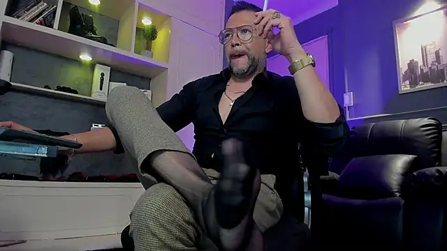 MrFrank tattoo online show from January 5, 2026, 5:38 pm