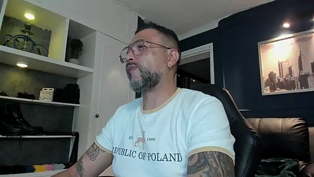 MrFrank tattoo online show from June 16, 2026, 12:54 am