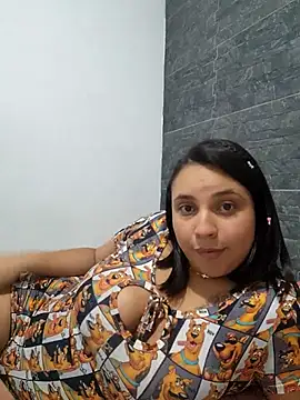 Snapshot of LizzRouse chatting on February 5, 2026, 11:44 pm LizzRouse online show from February 5, 2026, 11:44 pm