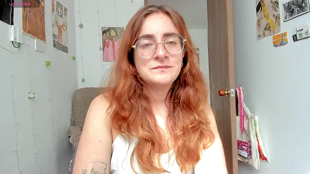 Snapshot of linda_giggle chatting on October 6, 2025, 2:07 pm linda giggle online show from October 6, 2025, 2:07 pm