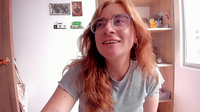 Snapshot of linda_giggle chatting on February 10, 2025, 2:48 pm linda giggle online show from February 10, 2025, 2:48 pm